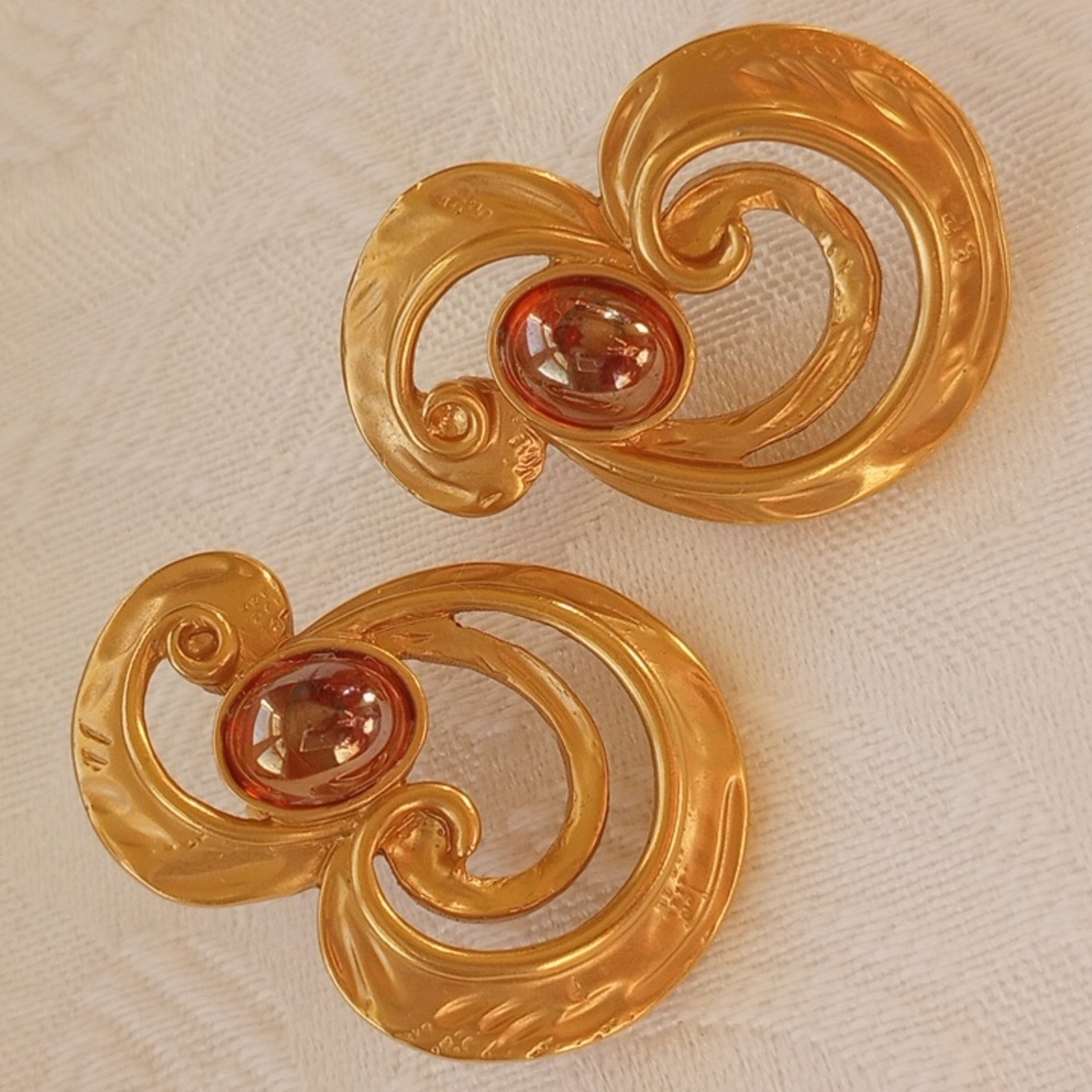VINTAGE AVON swirl faux amber cabochon brutalist EARRINGS - post